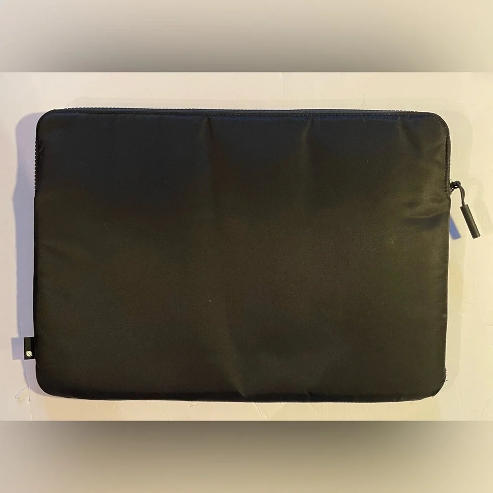 INCASE Laptop/Tablet Sleeve Case External Zippered Pocket